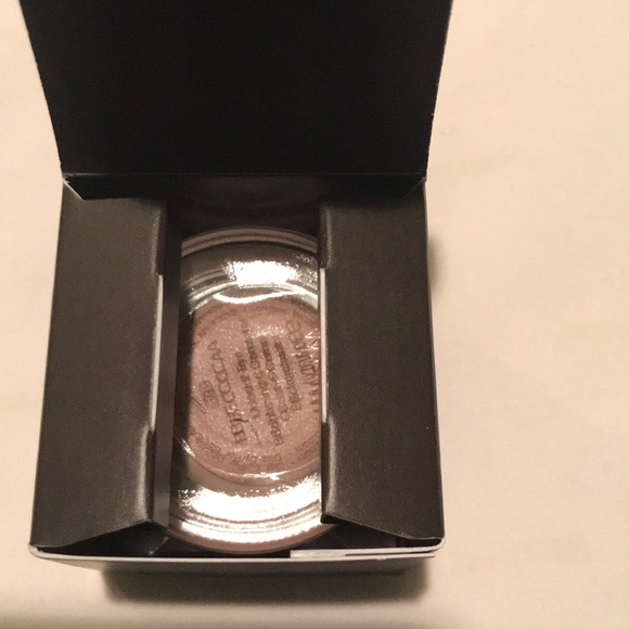 Becca Under Eye Brightening Corrector NWT - Picture 4 of 4